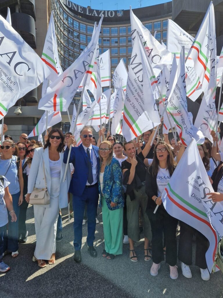 Bucalo (FdI), tavola Rotonda Asacom: “L’obiettivo prioritario è e resterà sempre quello di tutelare gli alunni con disabilità, di ridare serenità alle famiglie e di dare finalmente dignità professionale ad una figura dall’importanza strategica”